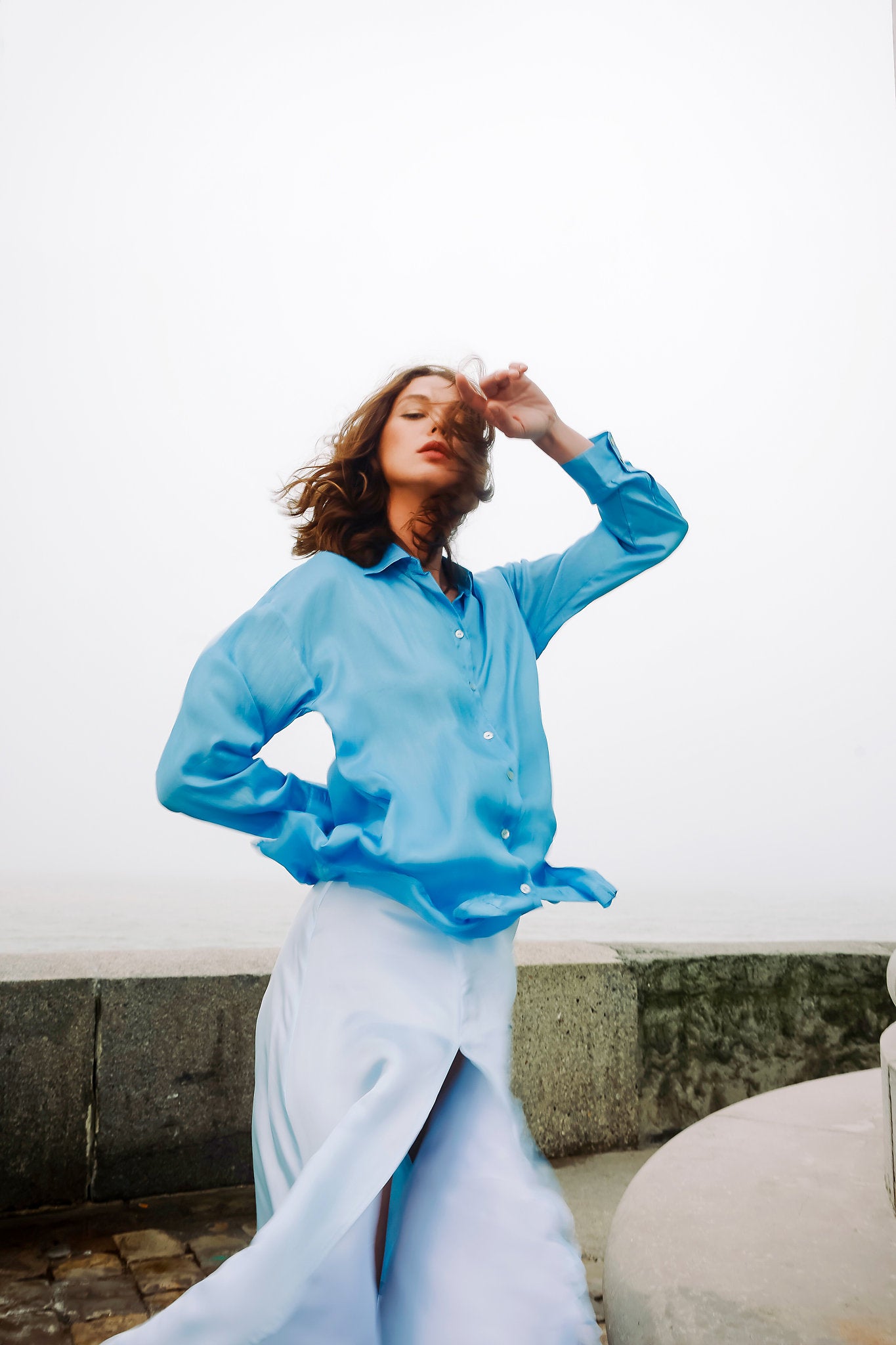 Chemise droite fluide en soie bleue
