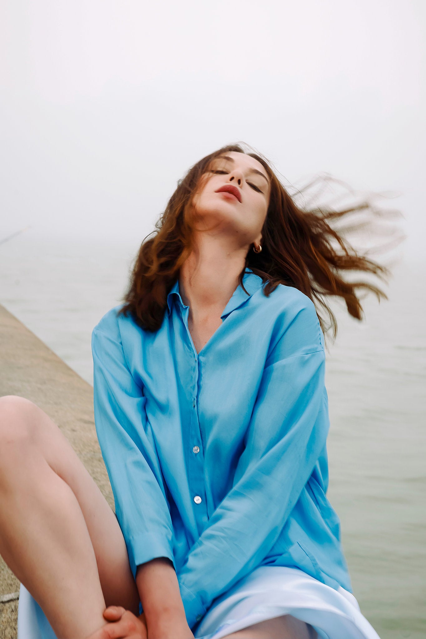 Chemise droite fluide en soie bleue