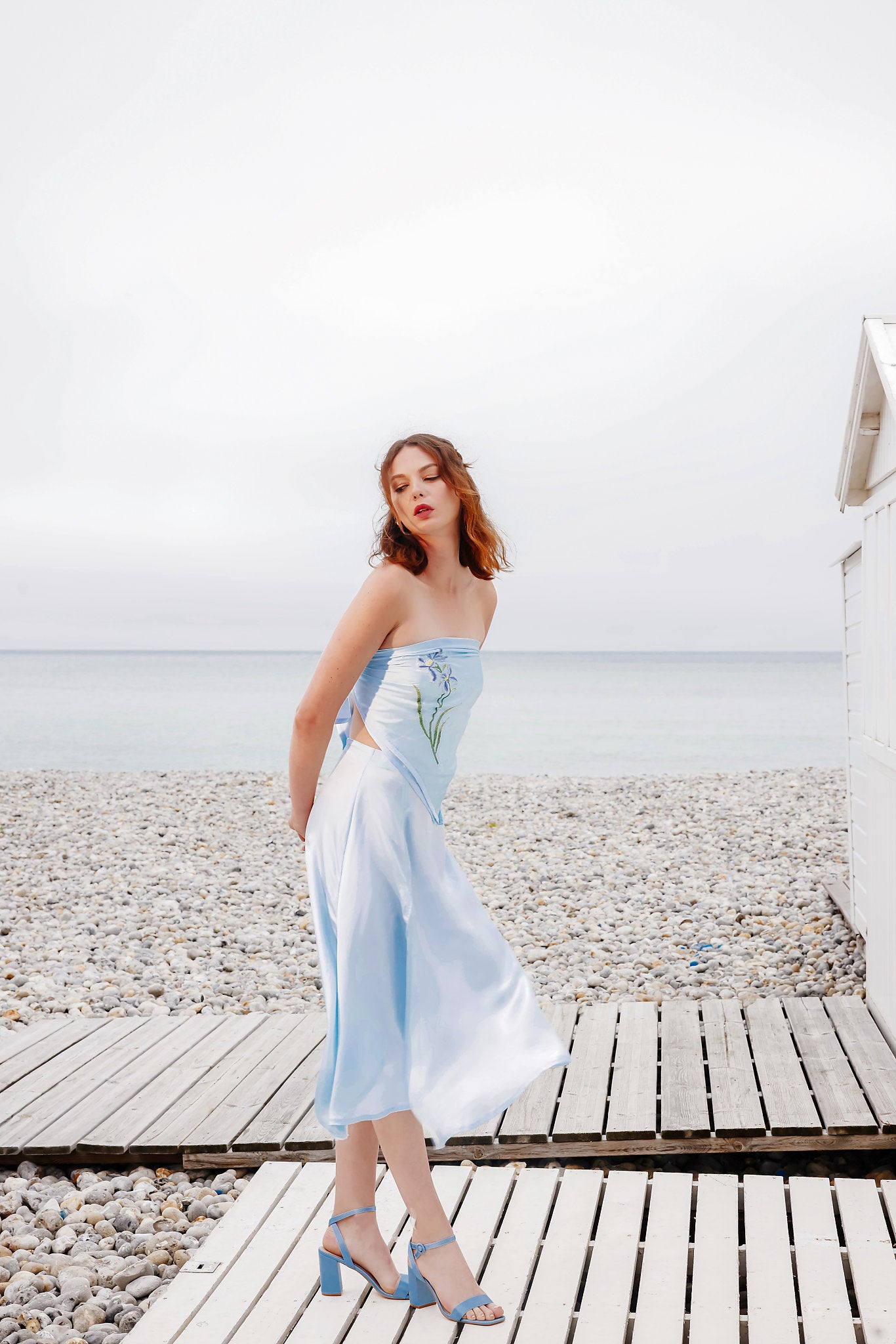 jupe fendue longueur midi couleur babyblue