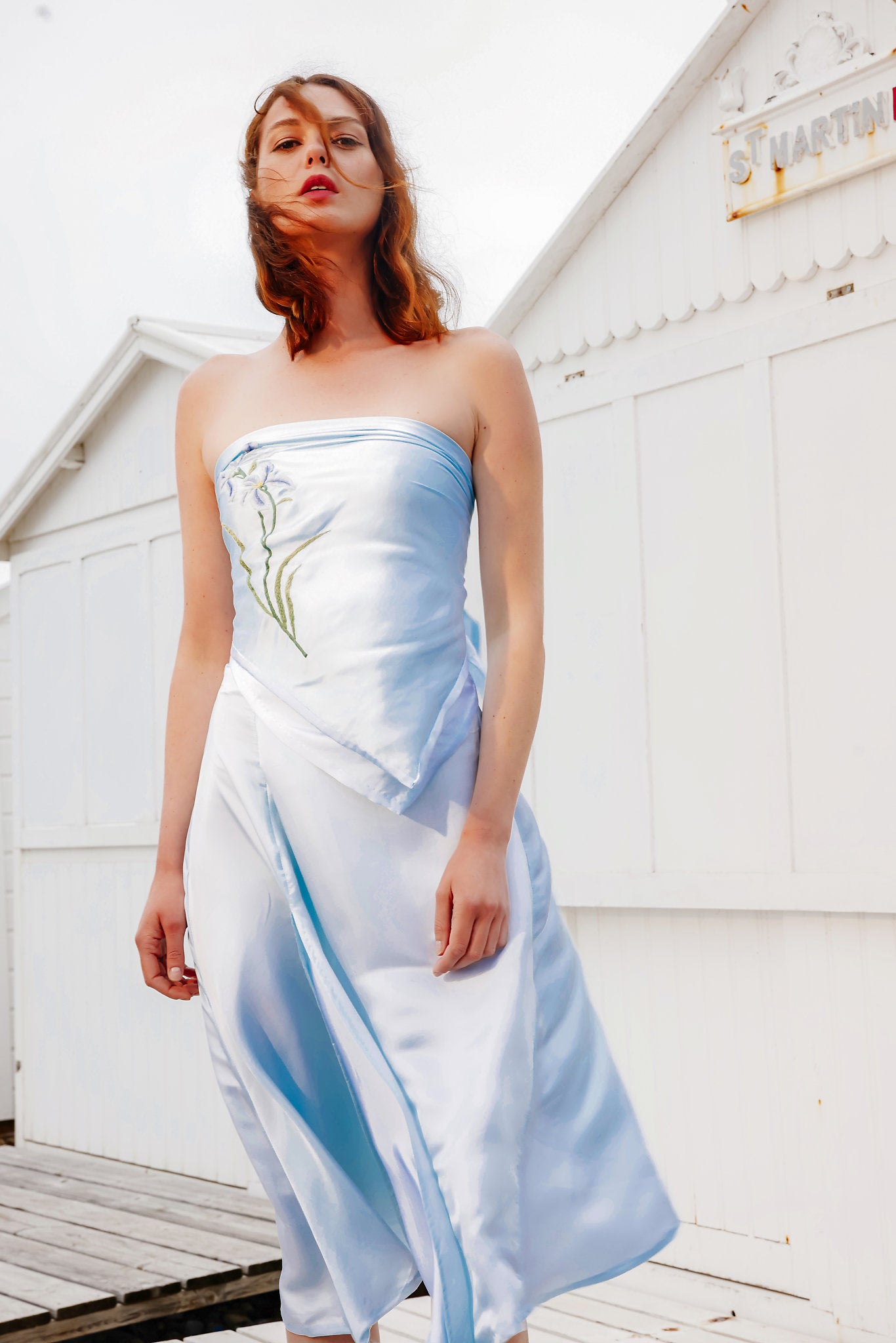 jupe fendue longueur midi couleur babyblue