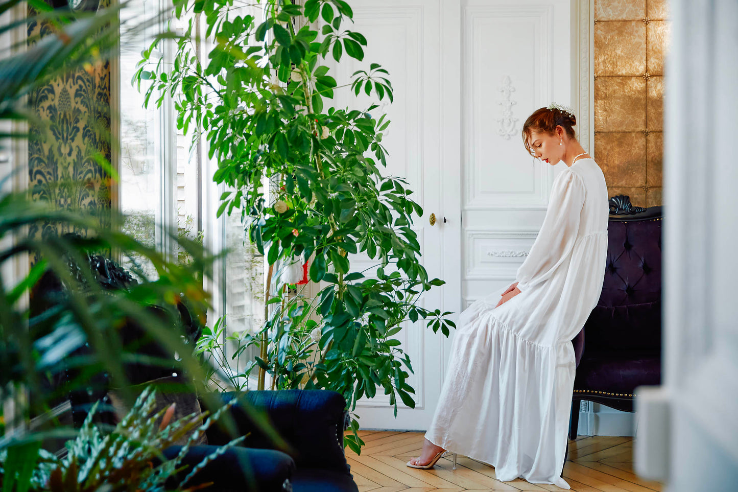 Robe longue en mousseline de soie blanche brodée à la main